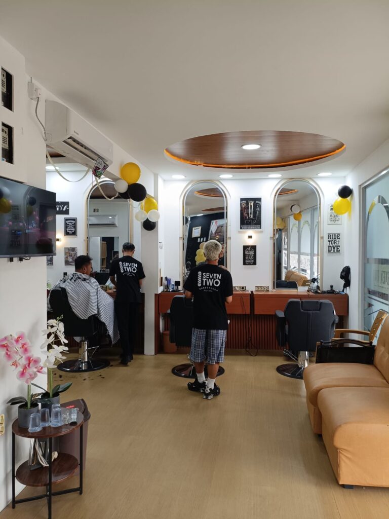 Seven Two Barbershop - Barbershop dan Pangkas Rambut Terbaik di Rancabungur Bogor - Reservasi : 081189901772 - https://seventwobarbershop.com