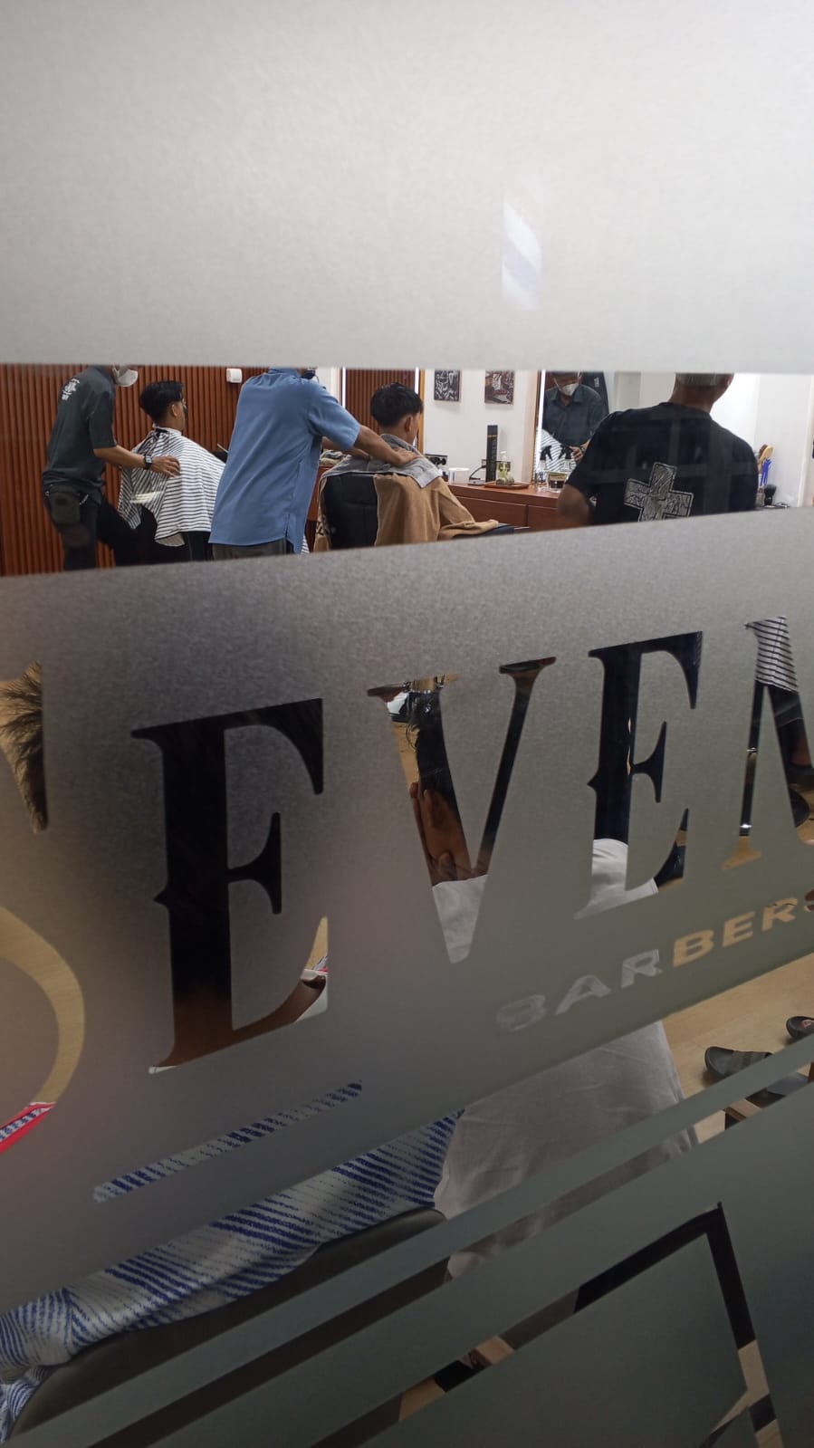 Seven Two Barbershop - Barbershop dan Pangkas Rambut Terbaik di Rancabungur Bogor - Reservasi : 081189901772 - https://seventwobarbershop.com